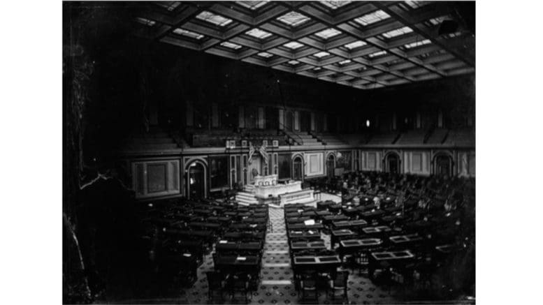 An old 1860 photo of the interior of the U.S. Capitol